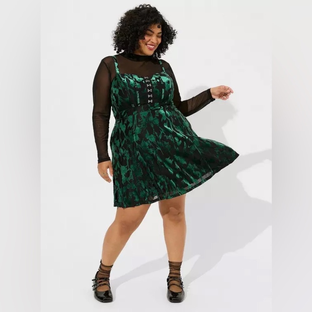 Torrid Mini Burnout Velvet Corset Dress NWT Size 00